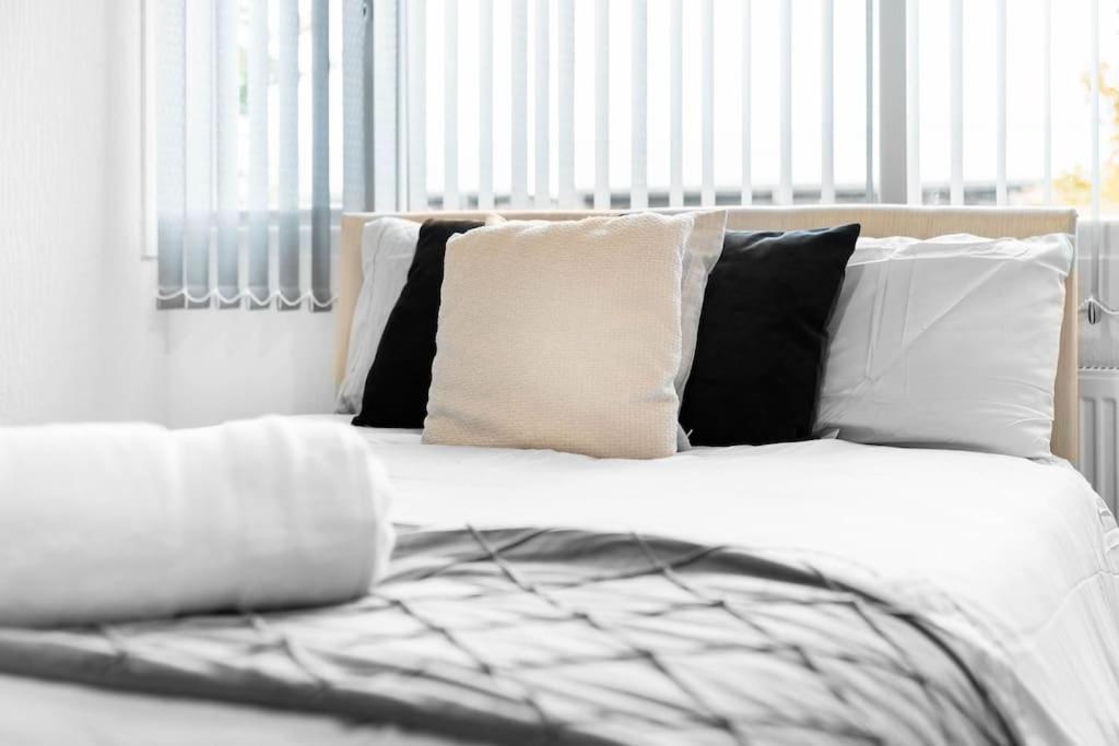 Jlr,nec,b'ham Airport,entire House,wi-fi,netflix Сasa de vacaciones Birmingam