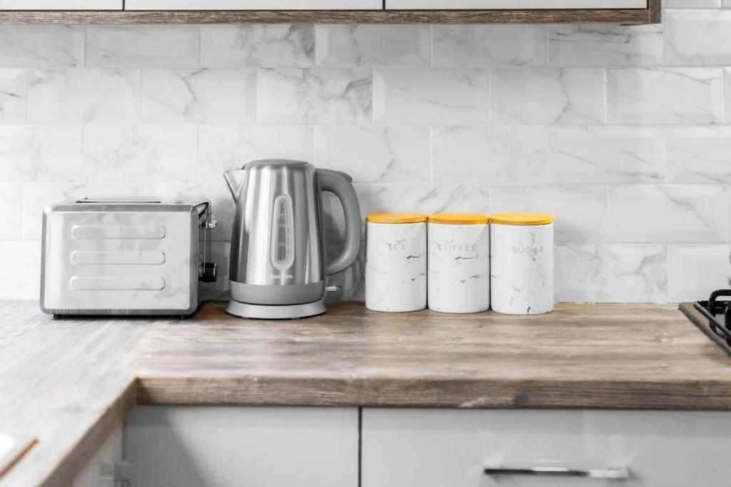 Jlr,nec,b'ham Airport,entire House,wi-fi,netflix * Birmingam