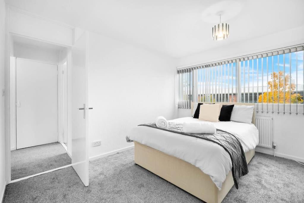 Сasa de vacaciones Jlr,nec,b'ham Airport,entire House,wi-fi,netflix Birmingam